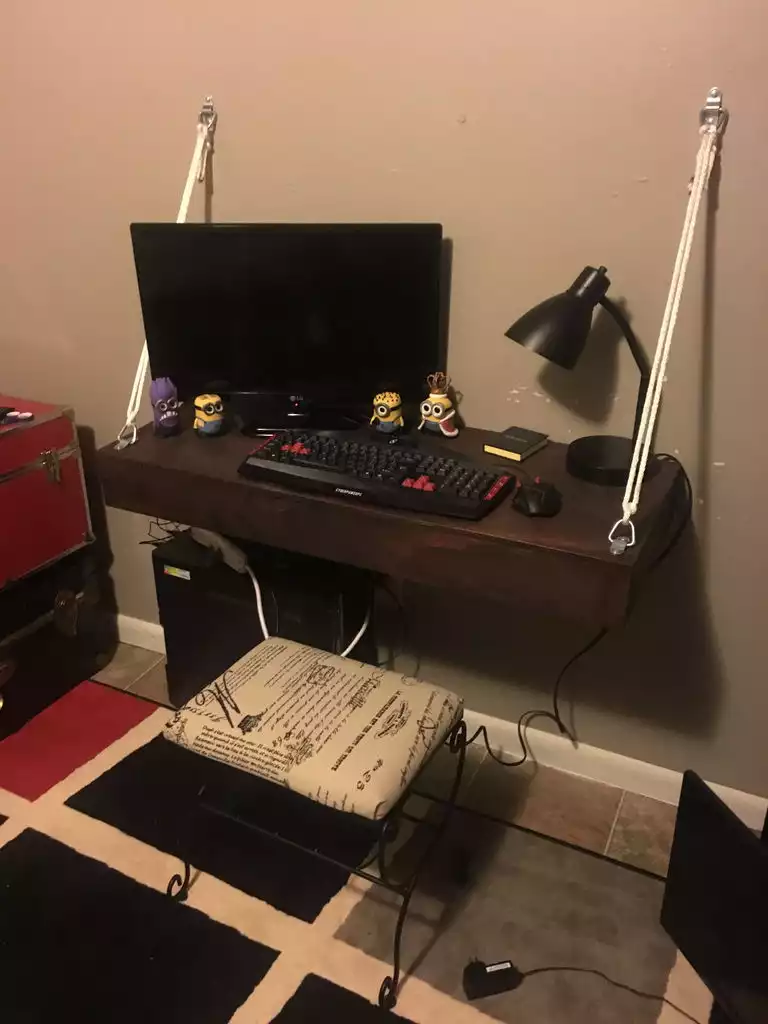 The floating desk diy