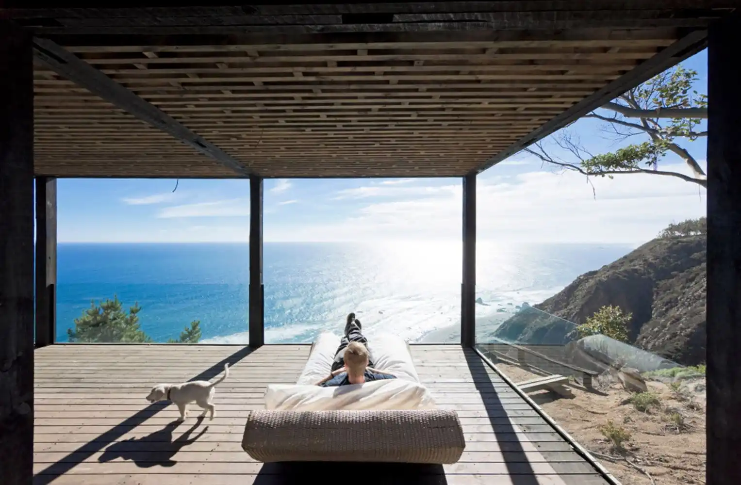 Till house built on the edge of a cliff porch