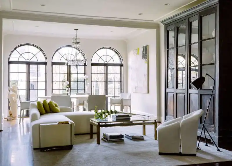Timeless living room interior design