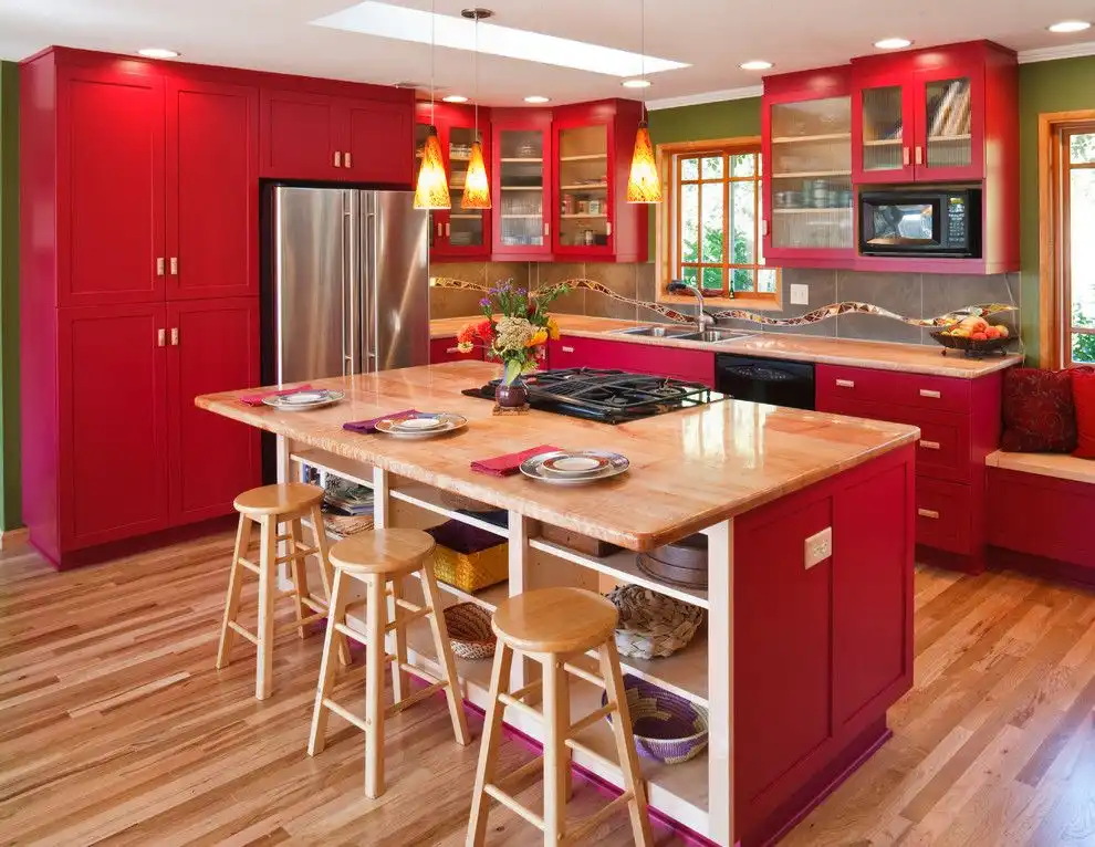 Timeless red kitchen decor