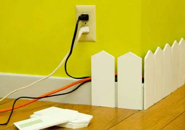 Tiny fence cords