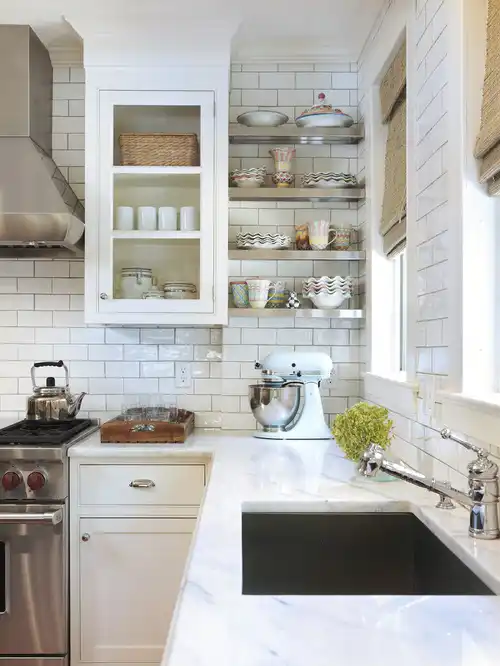 Top bottom subway tiles