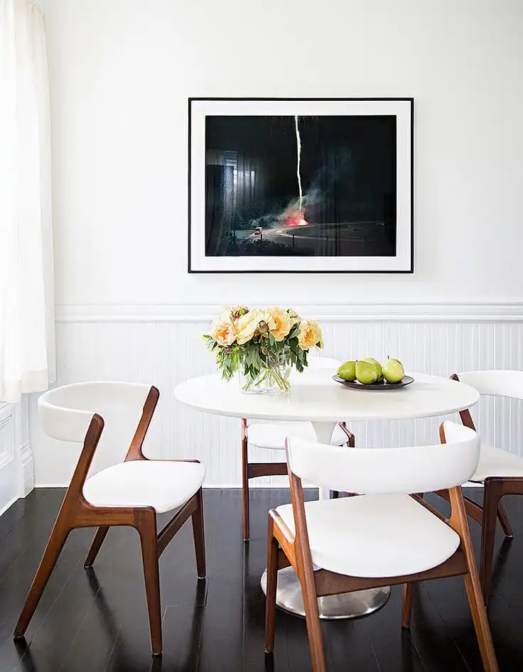 Touch of Sandinavian style with tulip table
