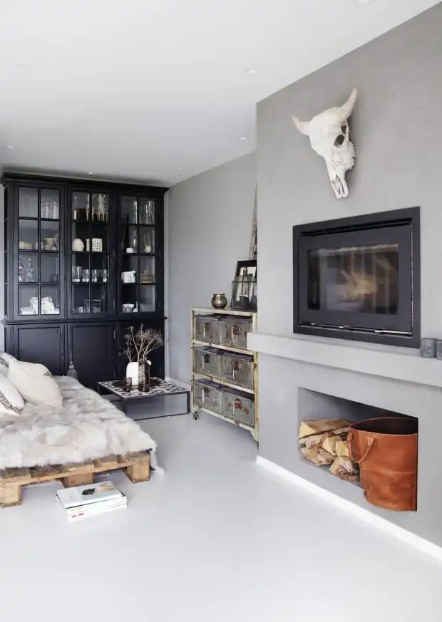 Traditional rustic living room with a pallet sofa