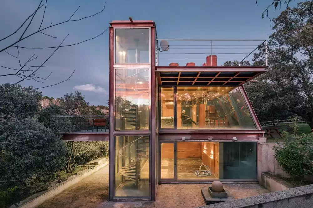 Transparent Residence designed by Penelas Architects