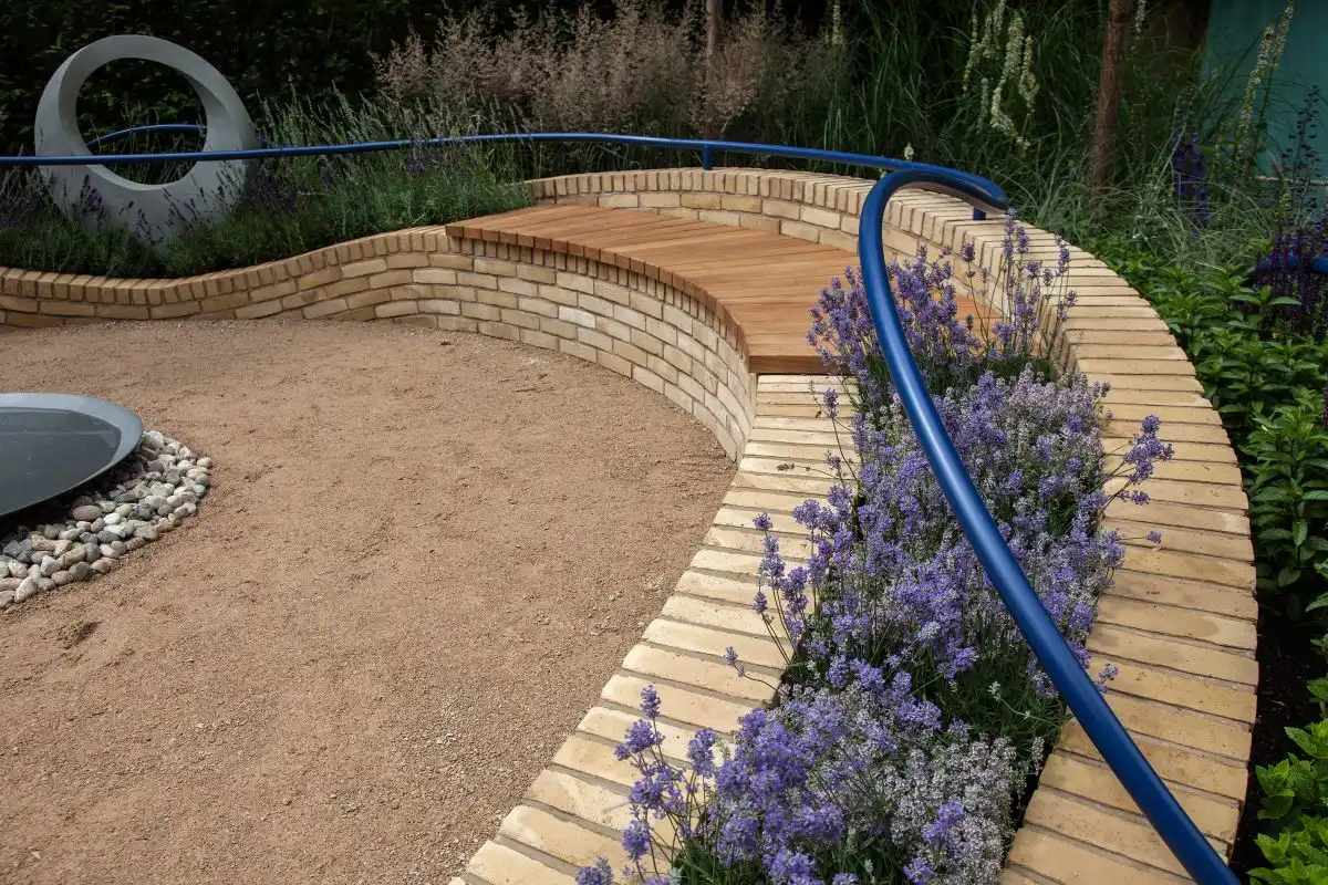 This is actually an abstract structure and the bench is only a section of it