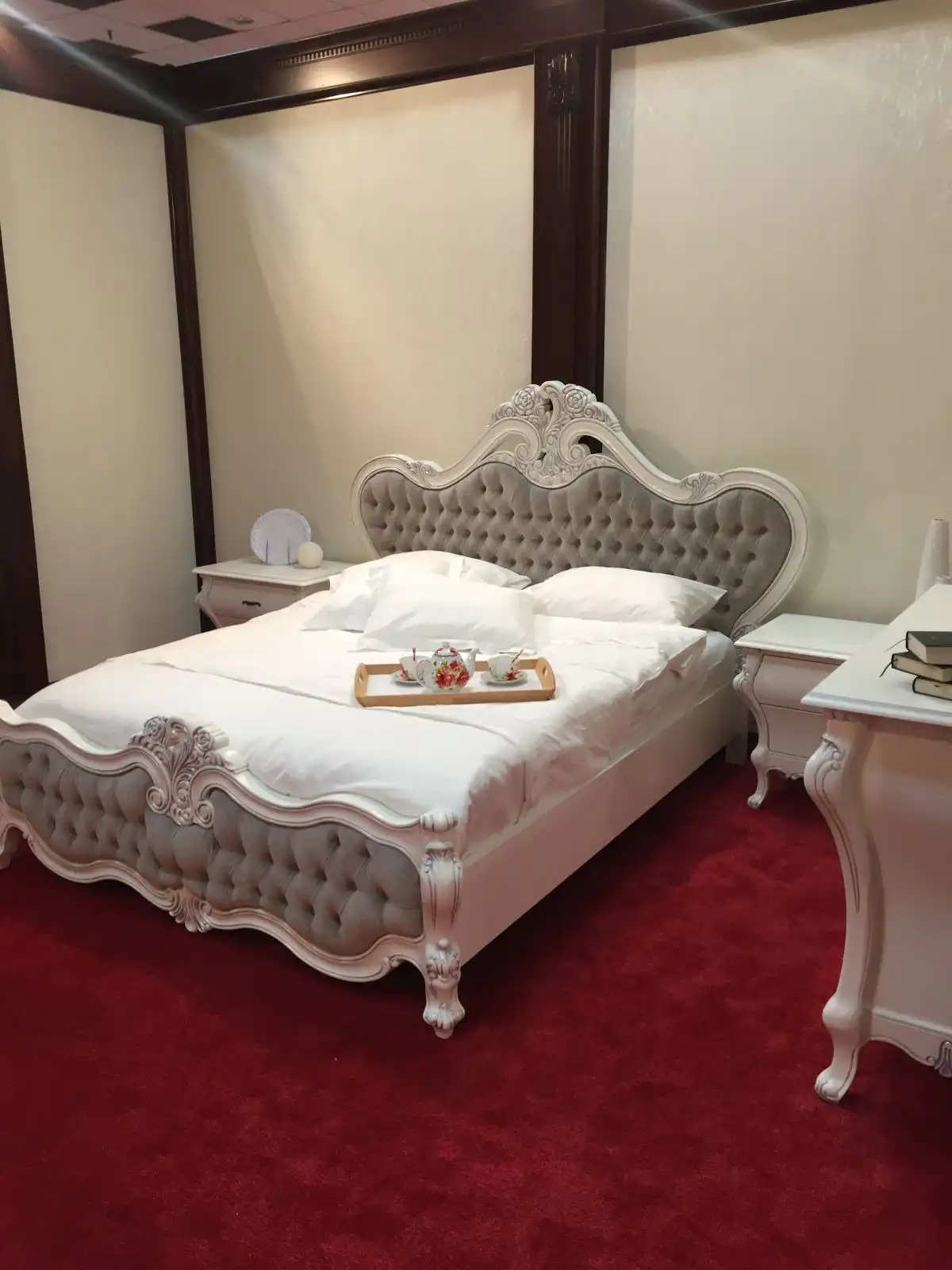 Tufted grey bed design