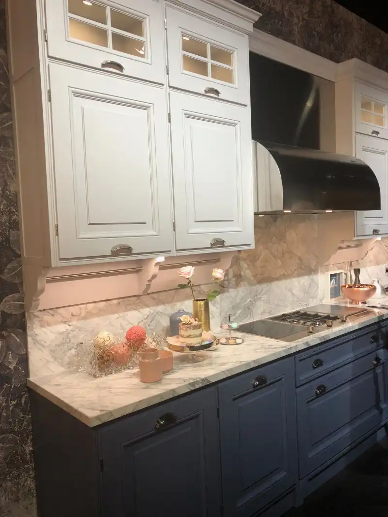 Two tone kitchen cabinets