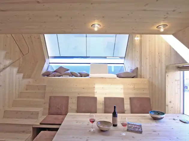 Ufogel smart and small house built in storage and bench