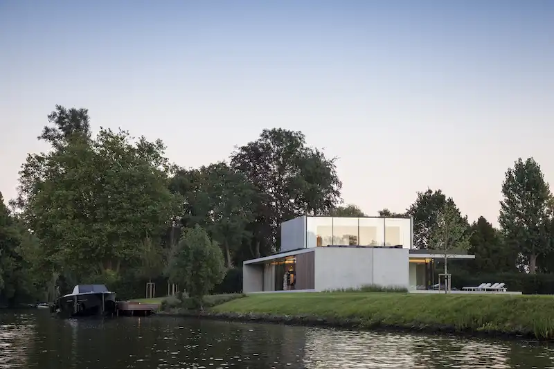 VDB Residence by the riber