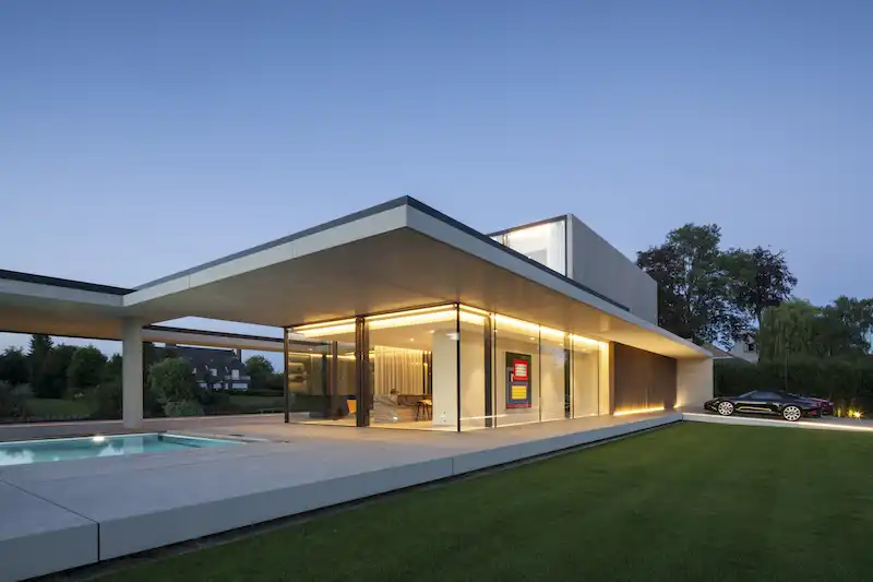 VDB Residence simple concrete shell