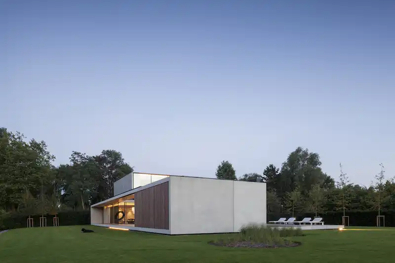 VDB Residence wood dividers for privacy