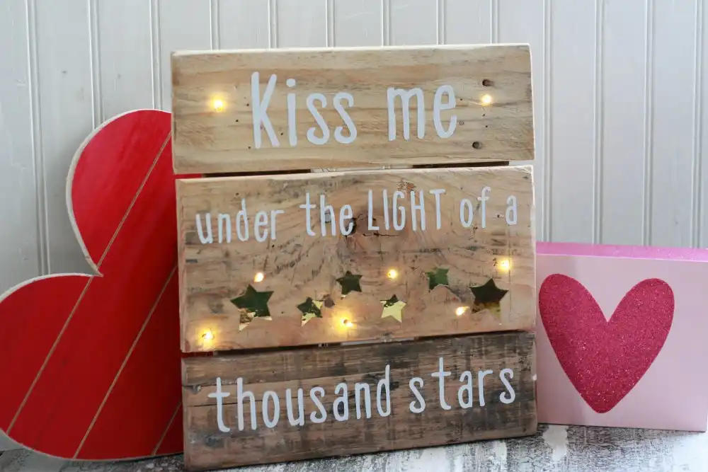 Valentines Day pallet sign