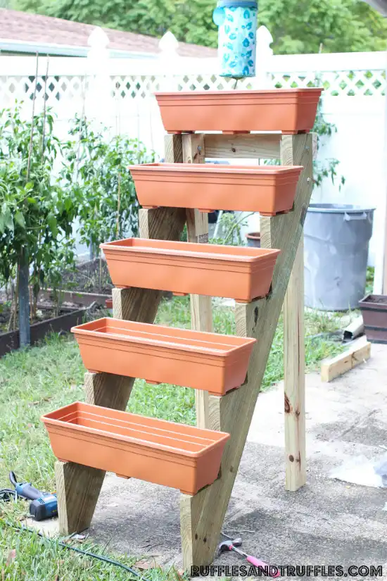 Vertical wood pland stand