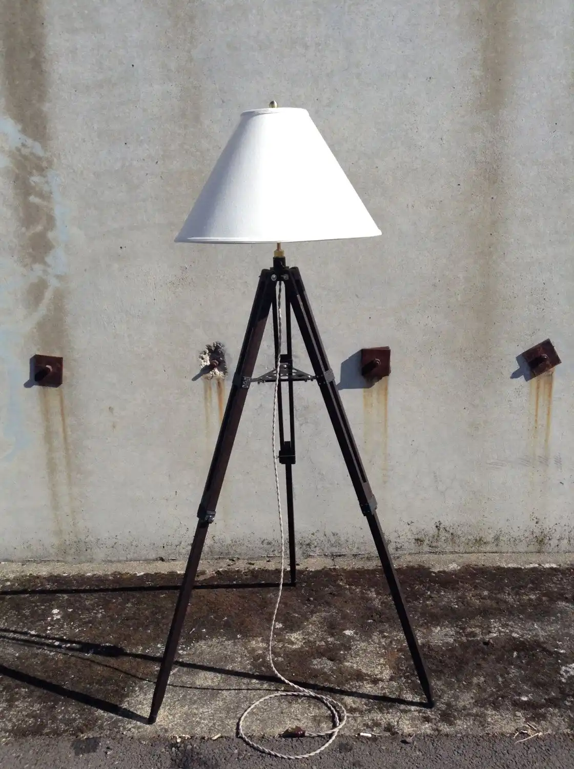 Vintage tripod design