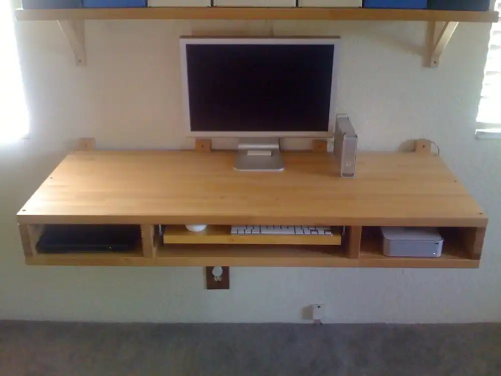 Wall mounted desk DIY