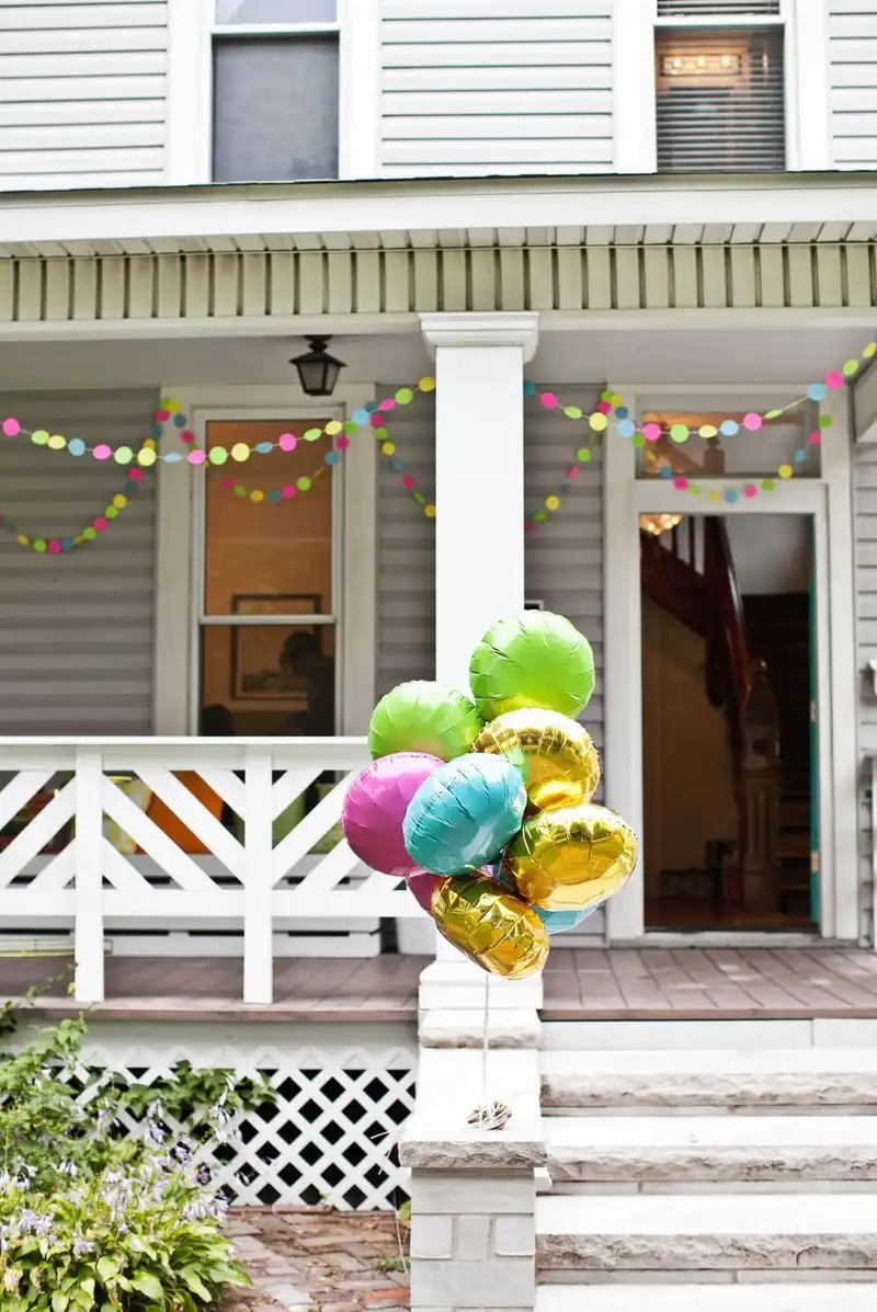 Warm Welcomes Front house
