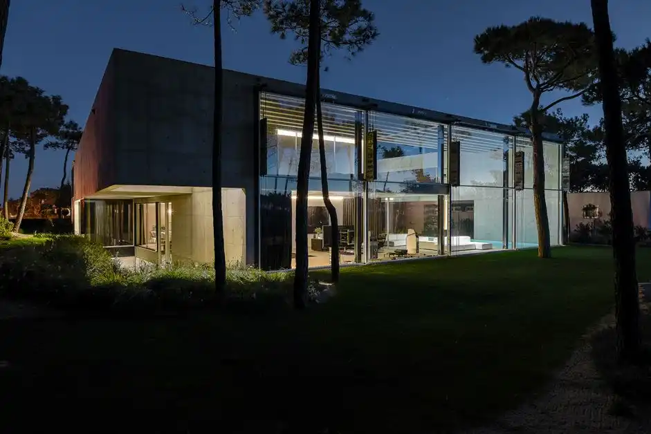 An asymmetrical house on a small site
