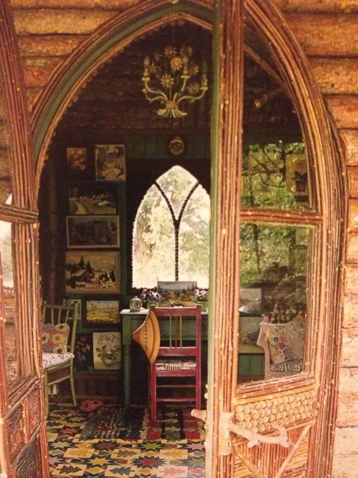What is Whimsigothic Decor