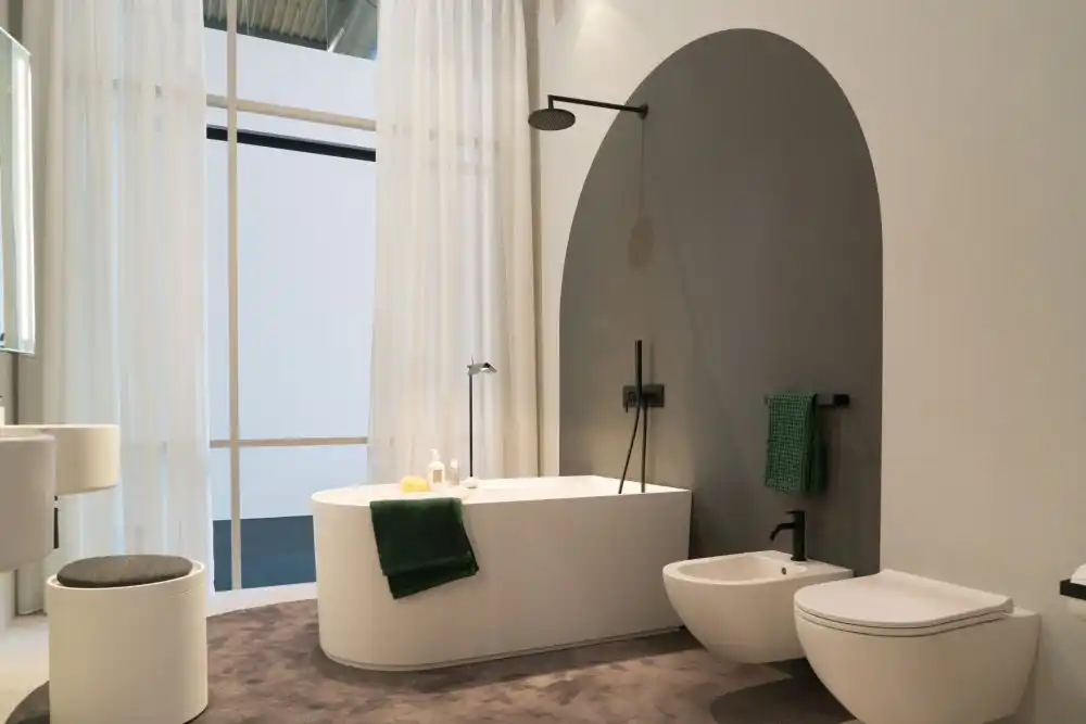 What is the standard bathtub size