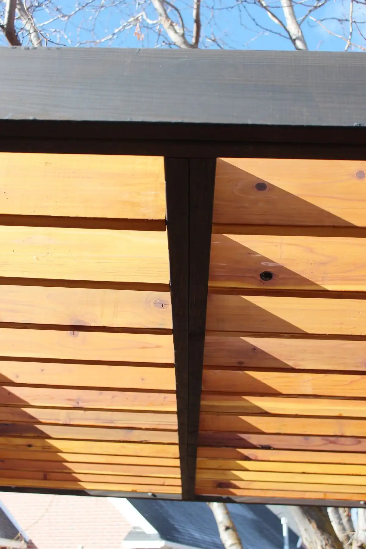 How to Install Modern Pergola Rafters Without Brackets - comparison