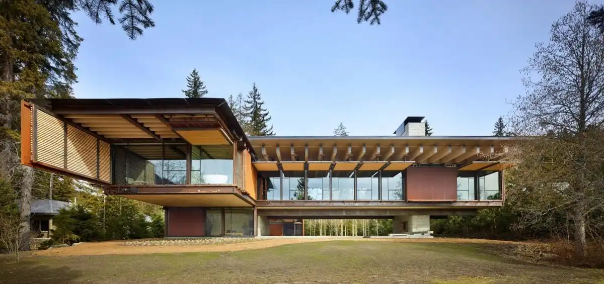 Family Ski Retreat an Oasis of Stylish Comfort in a Harsh Landscape