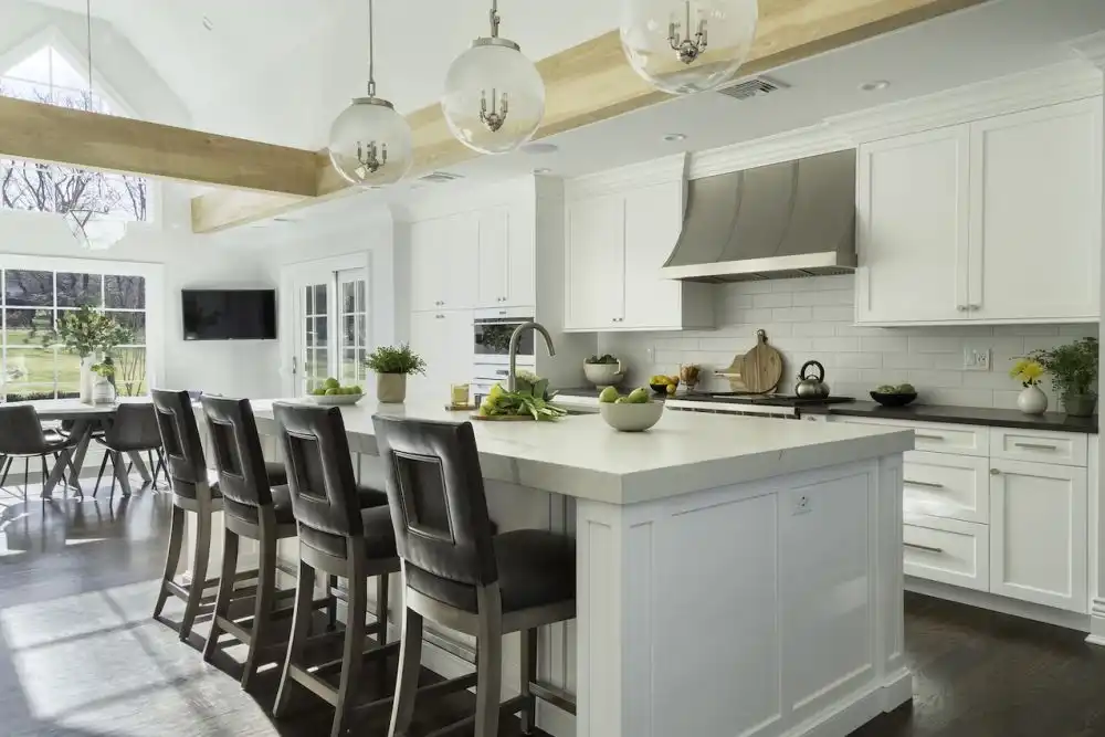 White kitchen showcase design