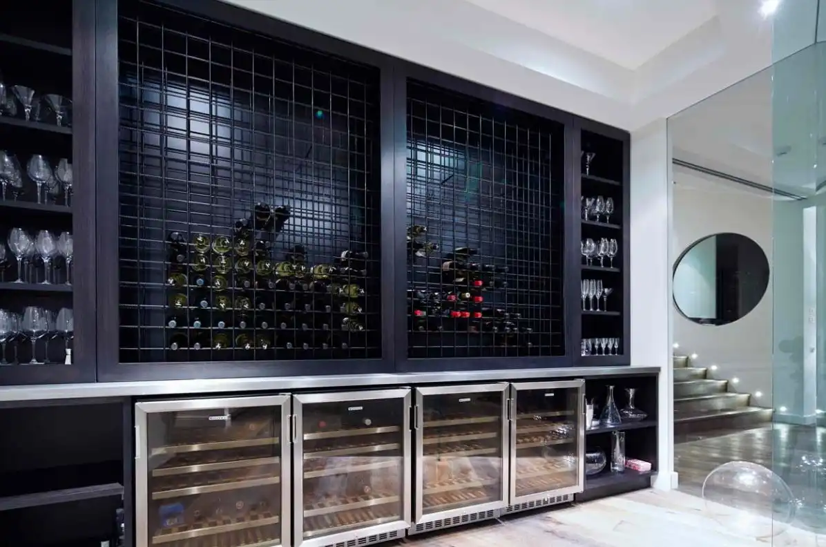 Wine lovers and storage system