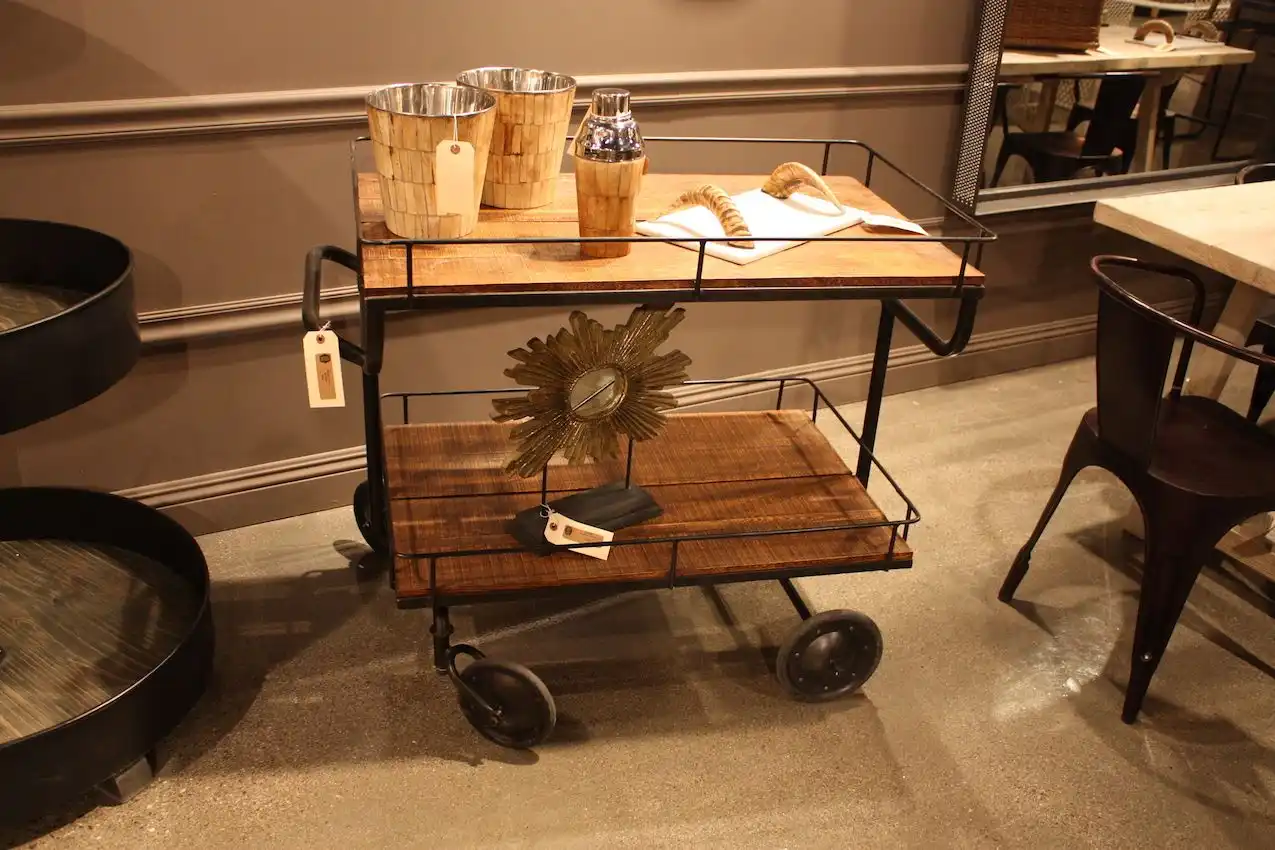 No matter what goes on this cart, it is decidedly industrial.