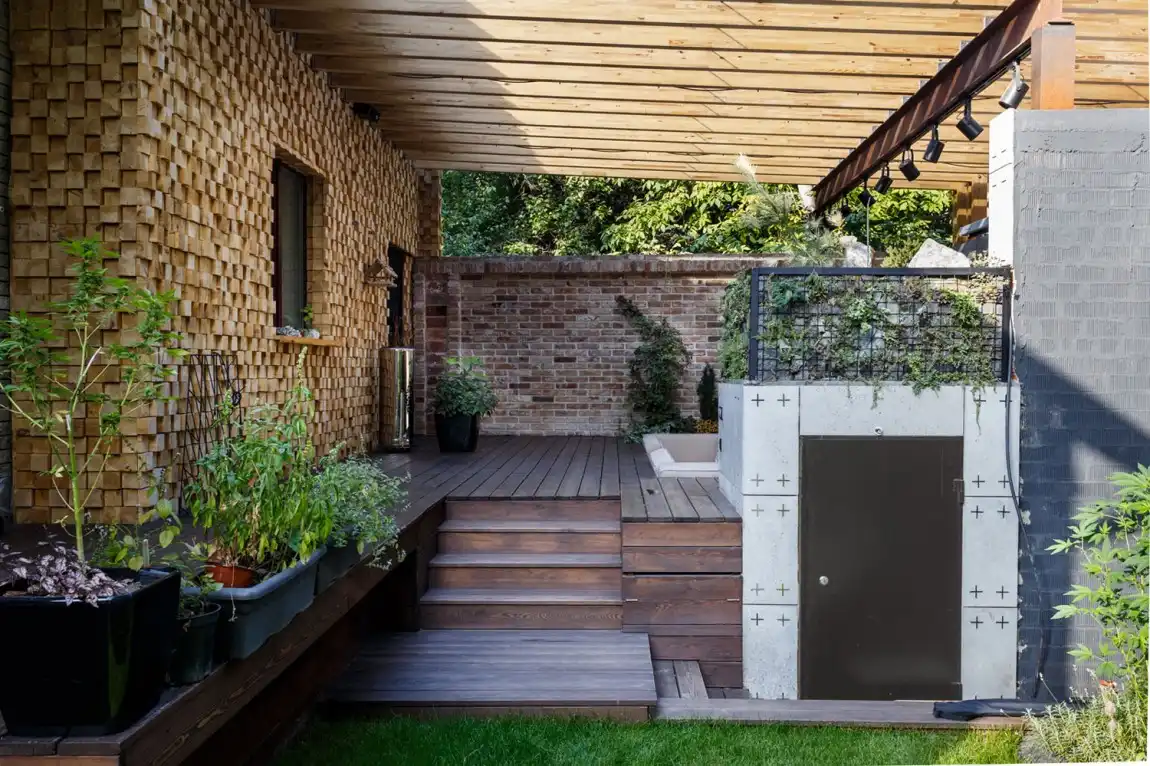 Wood beams pergola for outdoor kitchen