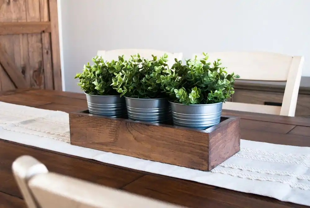 Dining table wood centerpiece