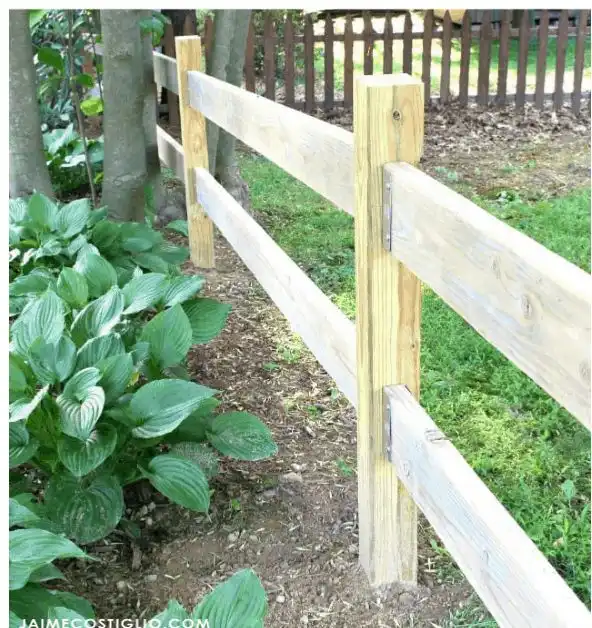 How To Make The Most Of A Split Rail Fence On Your Backyard