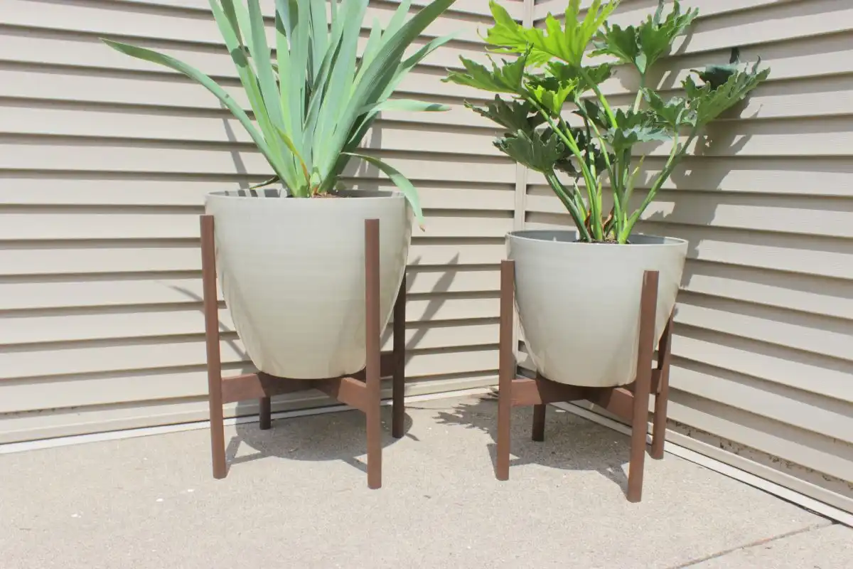 Wooden planter stand diy