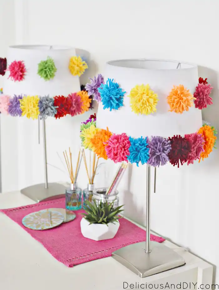 Yarn pom pom lampshade