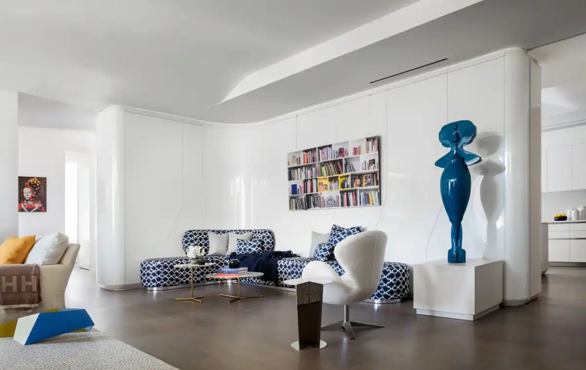 Masterful use of color adds just the right accents to the room.