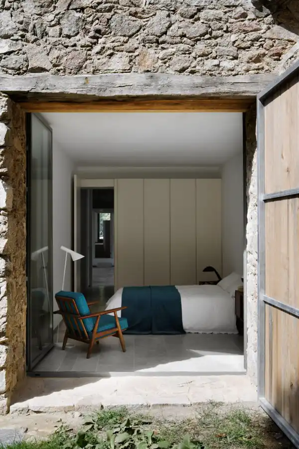 Abandoned barn home design8