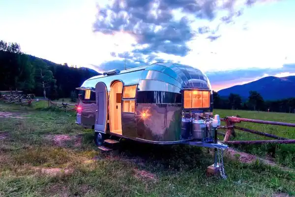 Airstream in mint condition travels