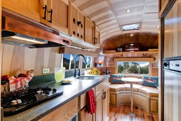 Airstream in mint condition travels4
