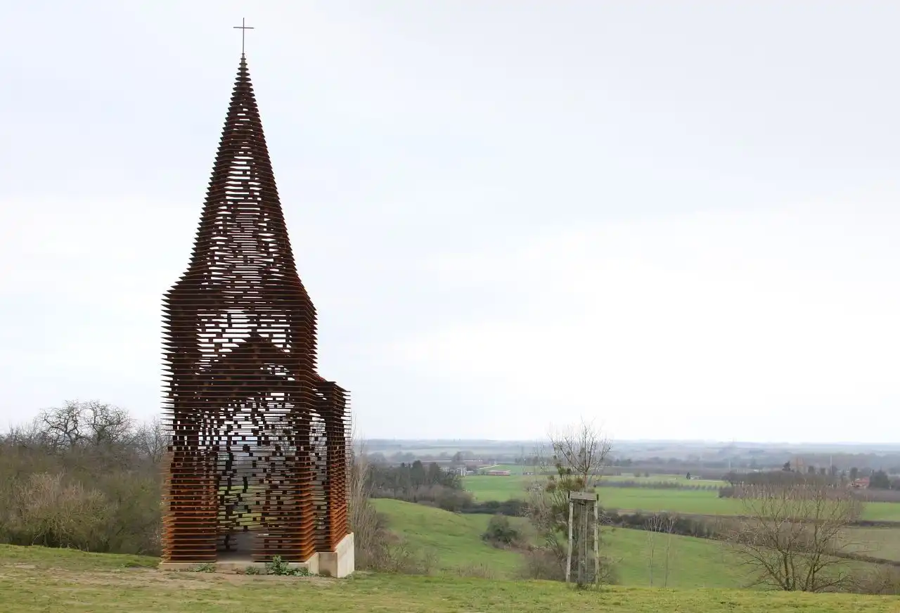 amazing Chapel Reading Between the Lines