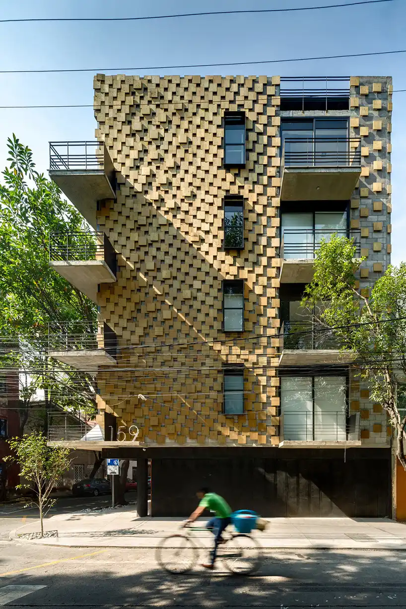 Arqmov workshop clads mexico city apartment building Facade