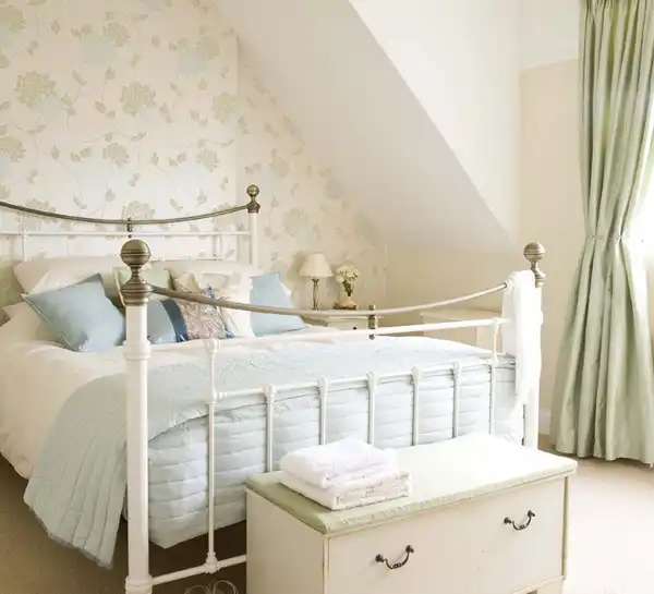 Attic bedroom ideas27