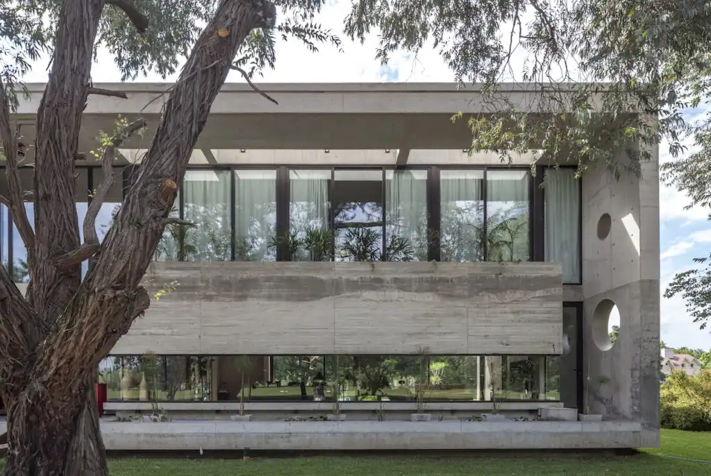 Back side casa hk 1024x686