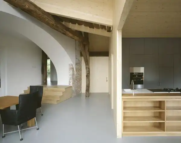 Barn into home1