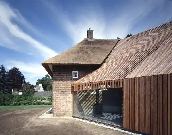 Barn into home4