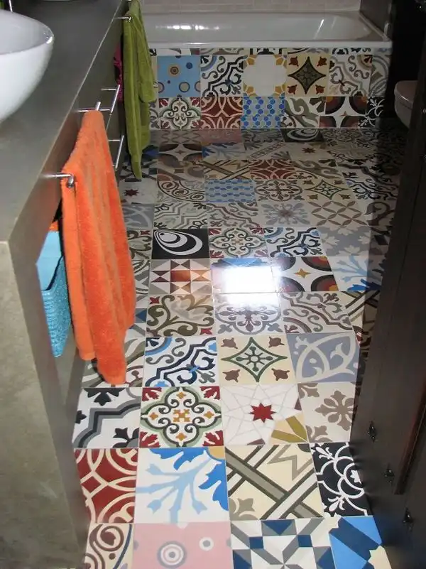 Bathroom floor unusual design