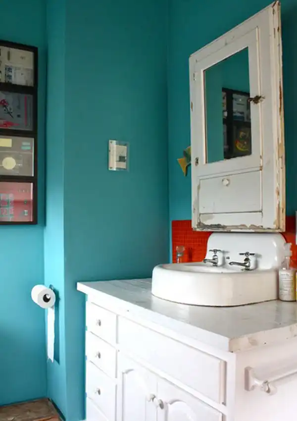Bathroom paint resistent