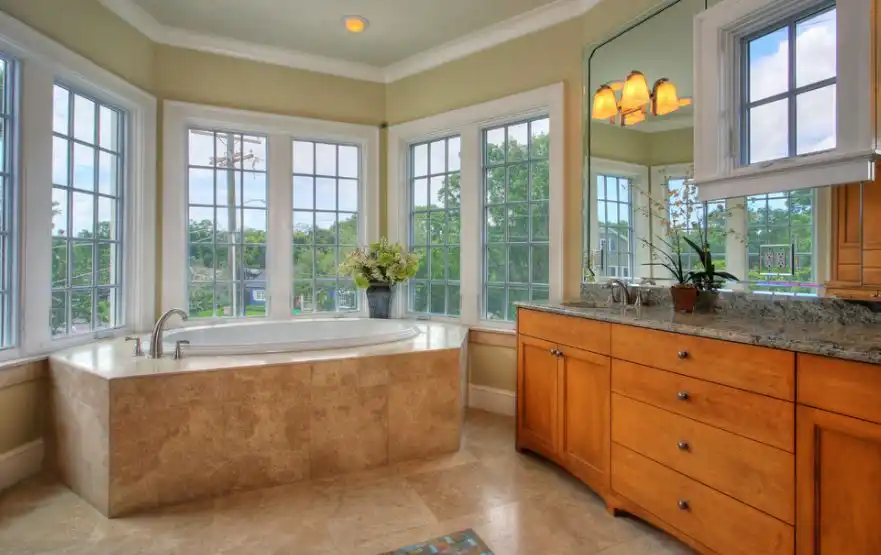 bay-windows-in-bathroom