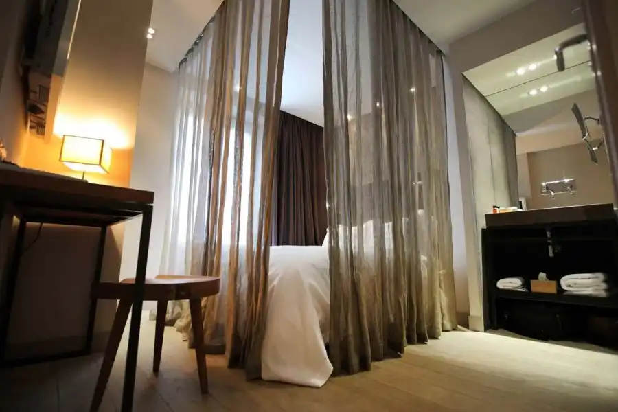 sophisticated bed curtains