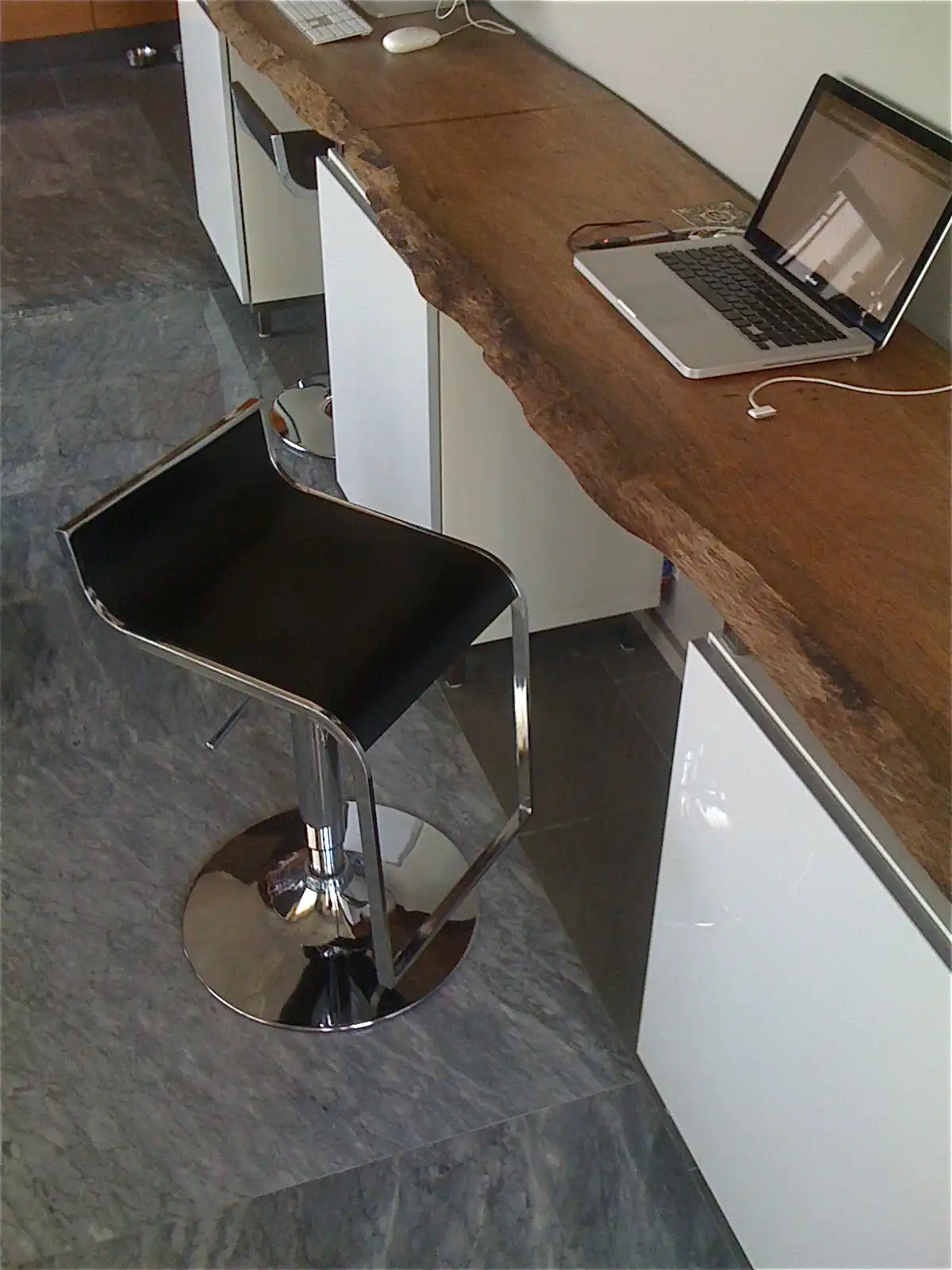 Besta base natural wood on top1