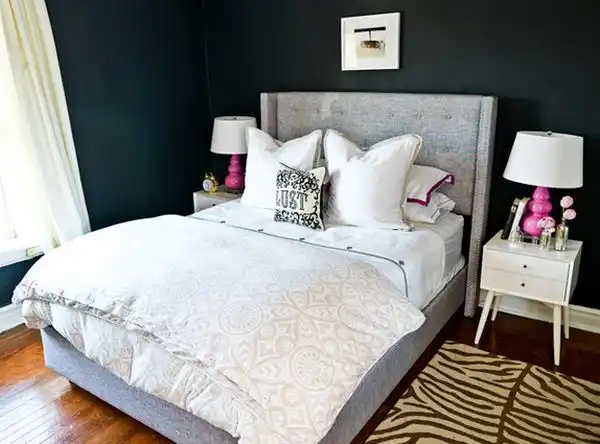 Black wall contrast furniture